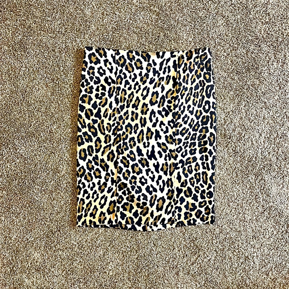 Caché Satin Leopard Print Skirt Size 0
